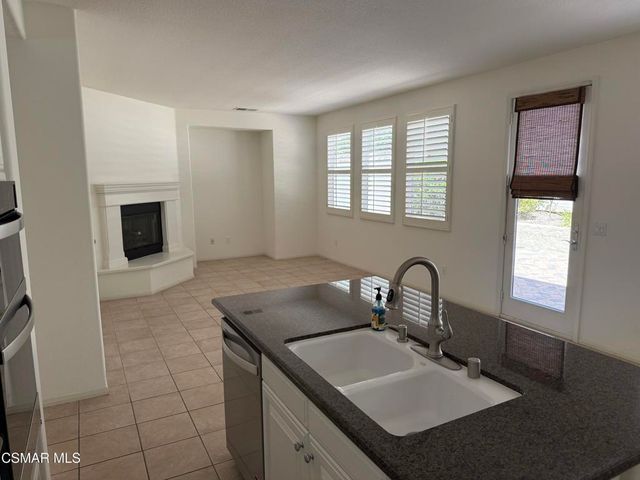 600 Clearwater Creek Drive, Newbury Park, CA 91320