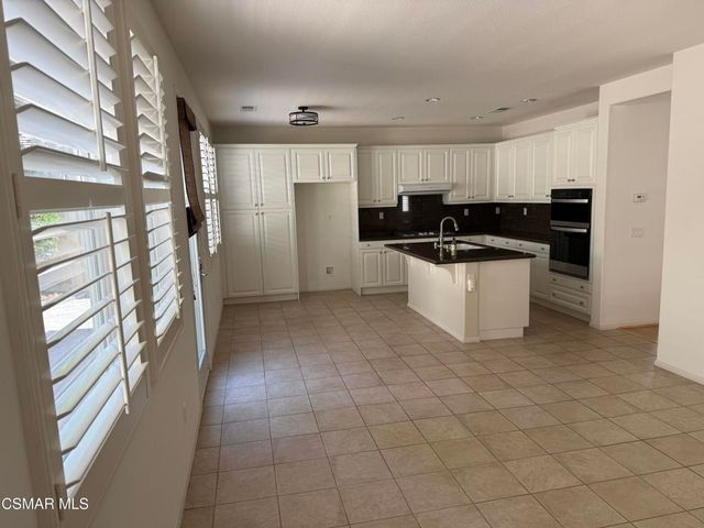 600 Clearwater Creek Drive, Newbury Park, CA 91320