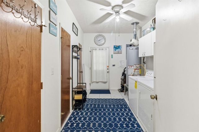 581 Highway 95 Highway S, Elgin, TX 78621