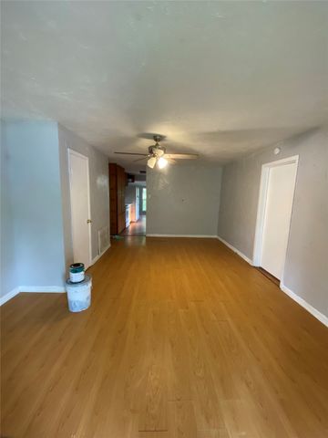 810 W Day Street, Denison, TX 75020