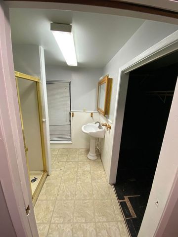 810 W Day Street, Denison, TX 75020