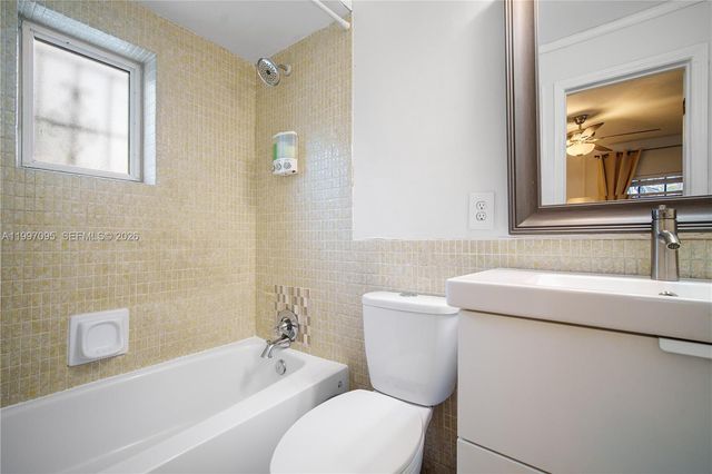 1181 NE 160th St 0, North Miami Beach, FL 33162