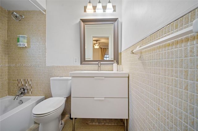 1181 NE 160th St 0, North Miami Beach, FL 33162