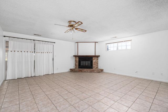 11071 Hume Avenue, Hanford, CA 93230