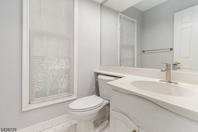 119 Hawthorne Ct, Rockaway Twp., NJ 07866