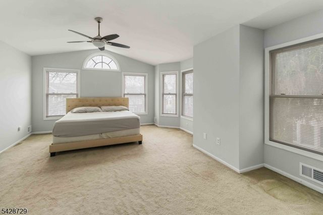 119 Hawthorne Ct, Rockaway Twp., NJ 07866