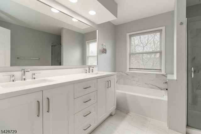 119 Hawthorne Ct, Rockaway Twp., NJ 07866