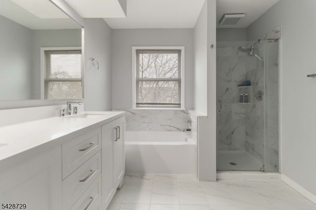 119 Hawthorne Ct, Rockaway Twp., NJ 07866