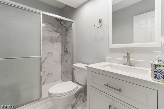 119 Hawthorne Ct, Rockaway Twp., NJ 07866