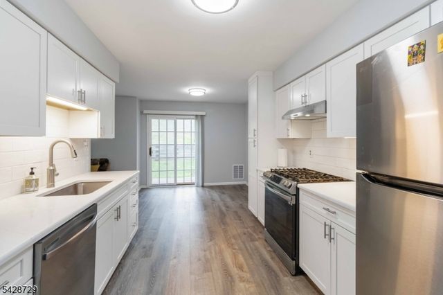 119 Hawthorne Ct, Rockaway Twp., NJ 07866