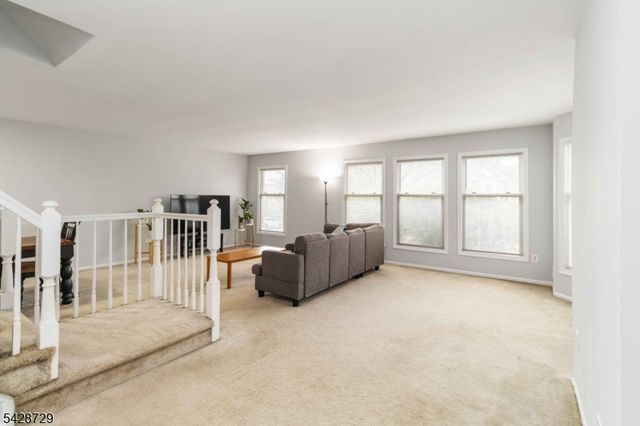 119 Hawthorne Ct, Rockaway Twp., NJ 07866