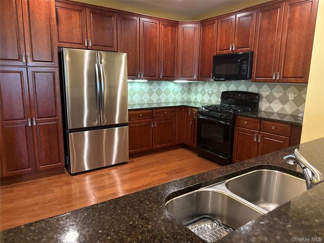 246 Regency Drive, Fishkill, NY 12524