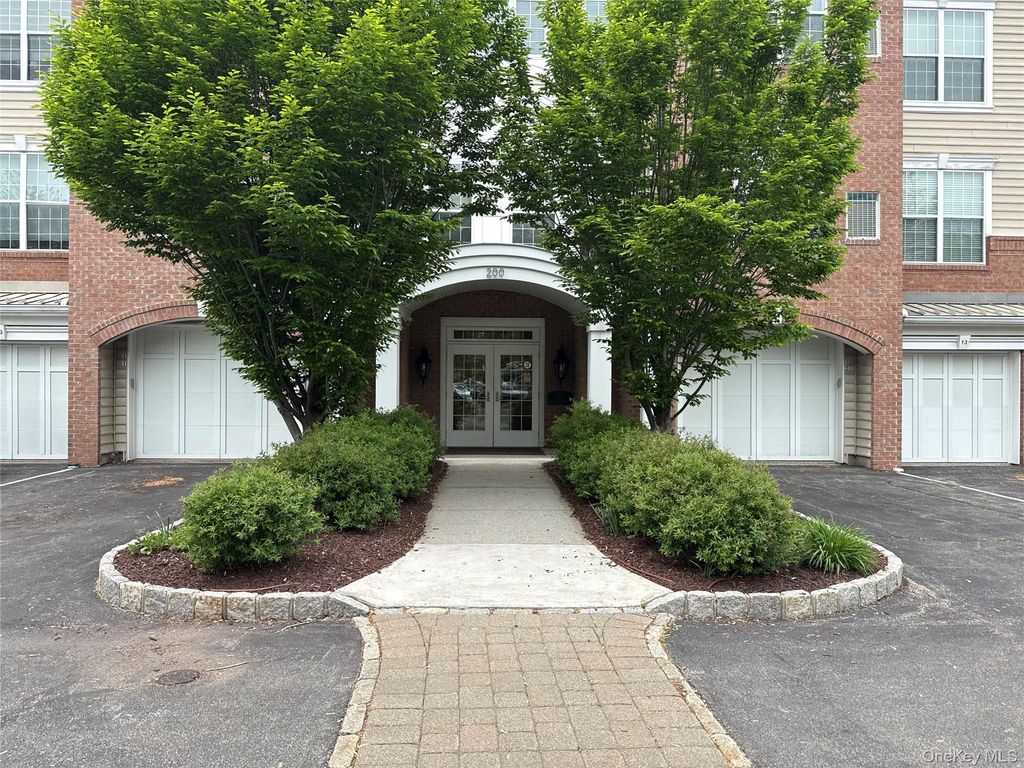 246 Regency Drive, Fishkill, NY 12524