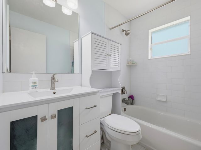 234 La Mancha Avenue, Royal Palm Beach, FL 33411