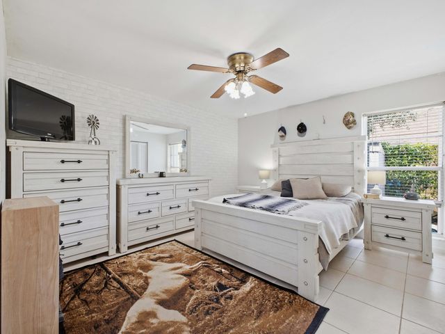 234 La Mancha Avenue, Royal Palm Beach, FL 33411