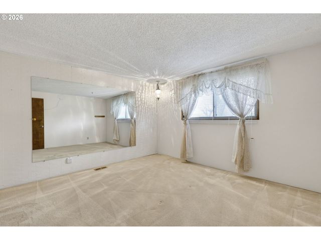 14650 Se THELMA Cir, Milwaukie, OR 97267