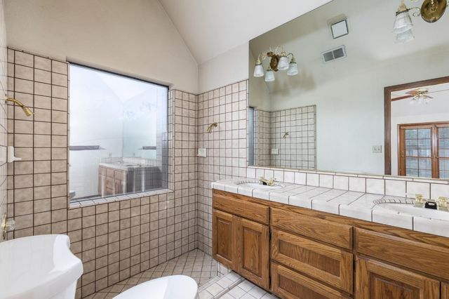 2038 Rall Avenue, Clovis, CA 93611