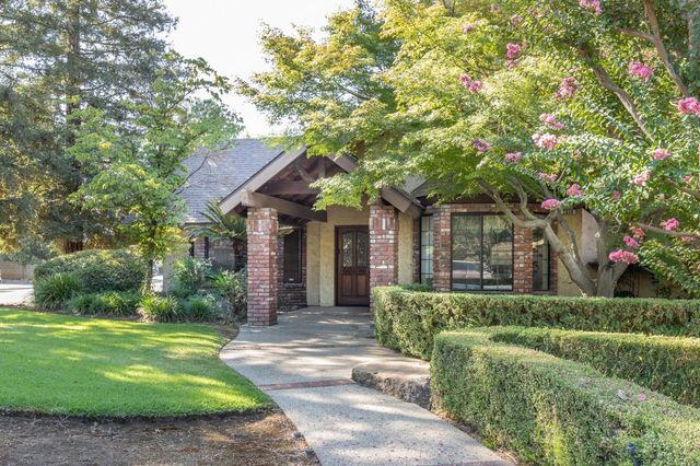 2038 Rall Avenue, Clovis, CA 93611