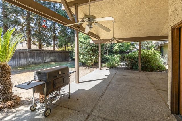 2038 Rall Avenue, Clovis, CA 93611