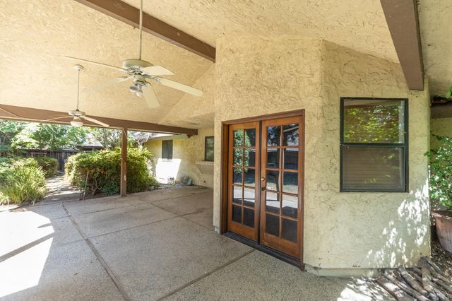 2038 Rall Avenue, Clovis, CA 93611