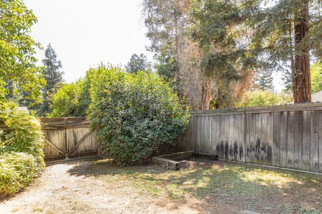 2038 Rall Avenue, Clovis, CA 93611