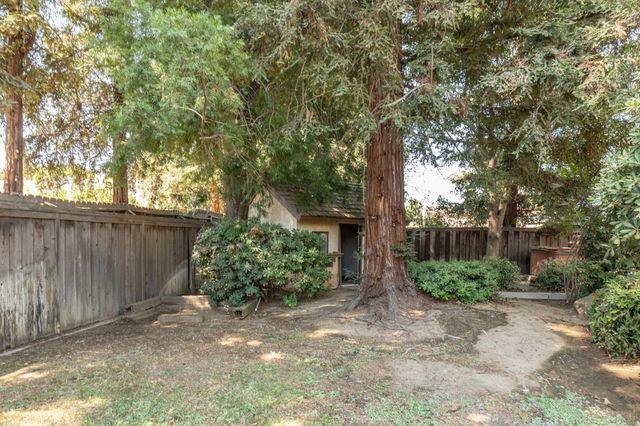2038 Rall Avenue, Clovis, CA 93611
