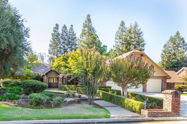 2038 Rall Avenue, Clovis, CA 93611