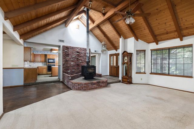 2038 Rall Avenue, Clovis, CA 93611