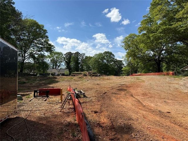 2304 Whites Mill Road, Decatur, GA 30032