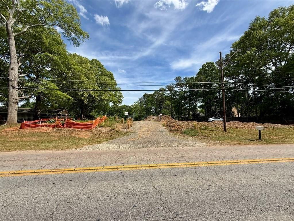 2304 Whites Mill Road, Decatur, GA 30032