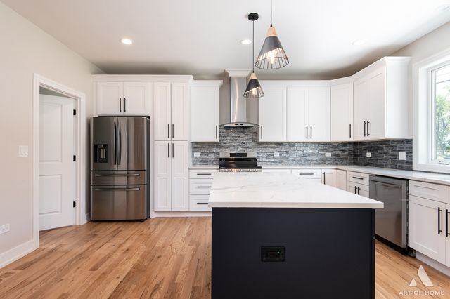 7957 W 73 Place, Bridgeview, IL 60455