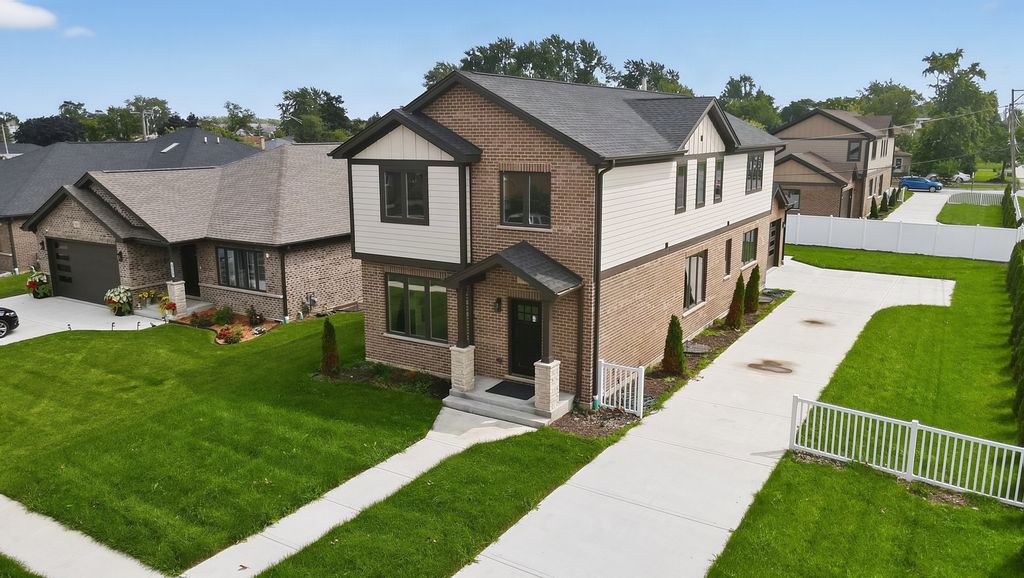 7957 W 73 Place, Bridgeview, IL 60455