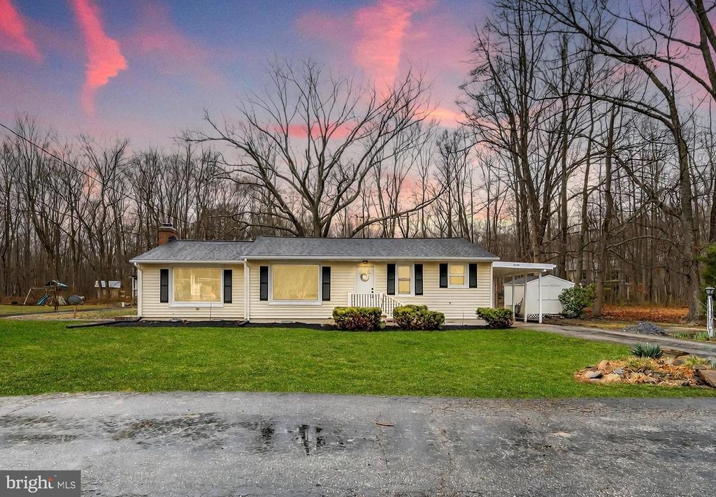 Image 1 of property listing at 5635 W SHADY SIDE RD, Churchton, MD 20733