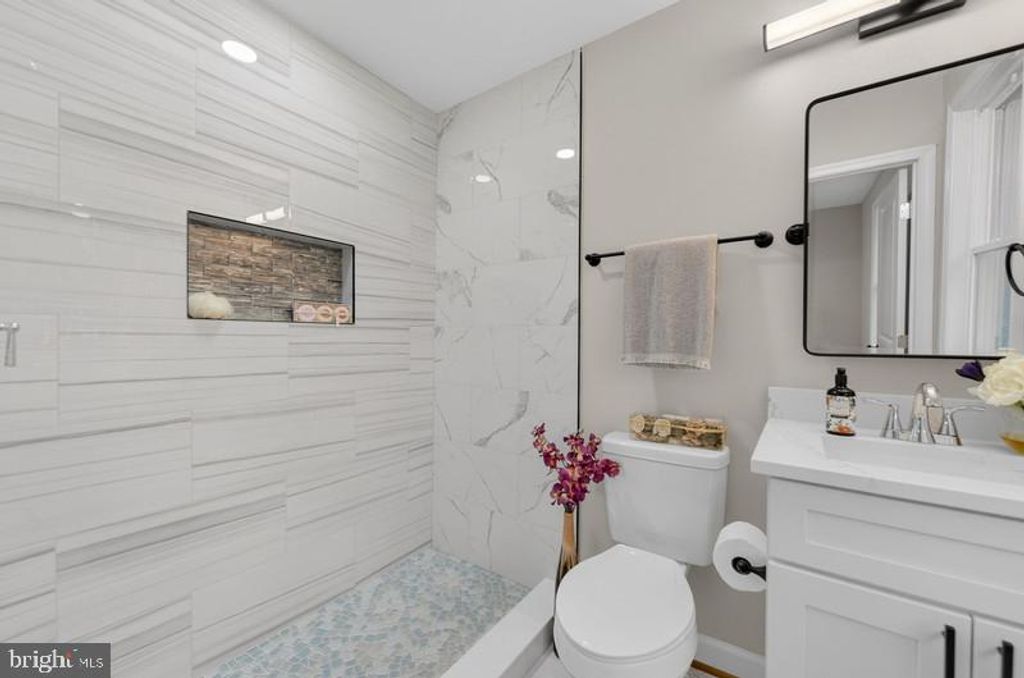 Image 24 of property listing at 5635 W SHADY SIDE RD, Churchton, MD 20733