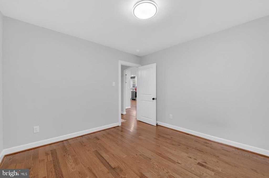 Image 25 of property listing at 5635 W SHADY SIDE RD, Churchton, MD 20733