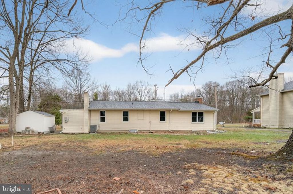 Image 30 of property listing at 5635 W SHADY SIDE RD, Churchton, MD 20733