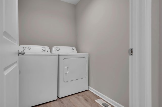 9218 E Creed St, Wichita, KS 67210