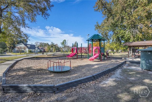 402 E 56th Street, Savannah, GA 31405