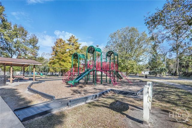 402 E 56th Street, Savannah, GA 31405