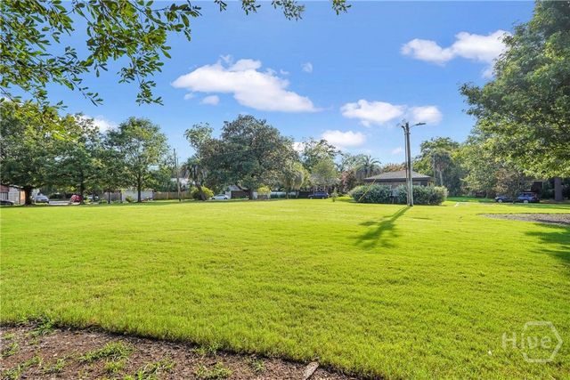 402 E 56th Street, Savannah, GA 31405