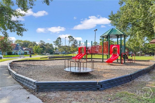 402 E 56th Street, Savannah, GA 31405