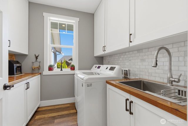 651 Happy View Lane, Sequim, WA 98382