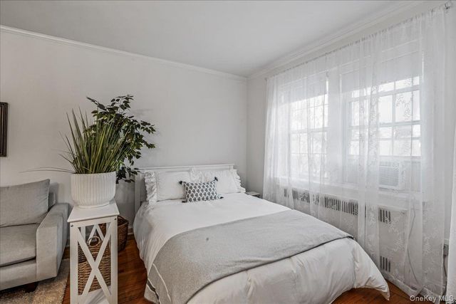 36 Hamilton Place 3-J, Garden City, NY 11530