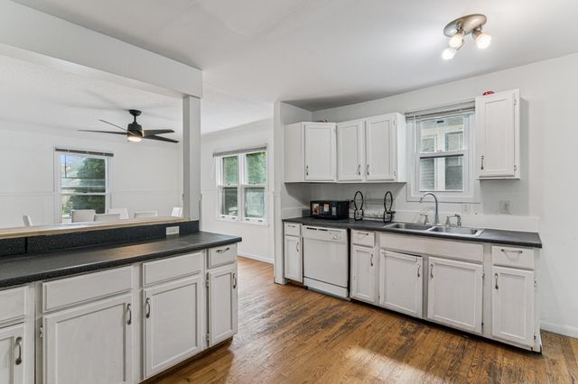 3913 Thomas Avenue N, Minneapolis, MN 55412