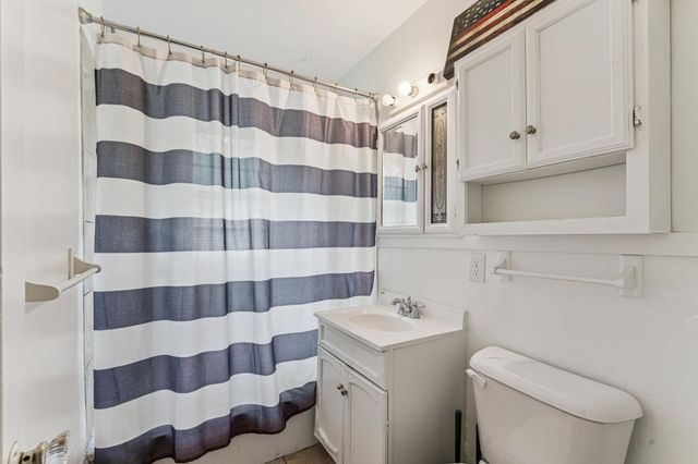 3913 Thomas Avenue N, Minneapolis, MN 55412