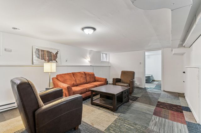 3913 Thomas Avenue N, Minneapolis, MN 55412