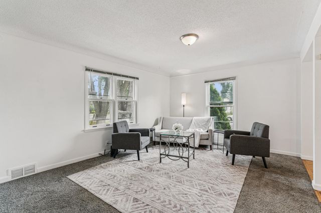 3913 Thomas Avenue N, Minneapolis, MN 55412