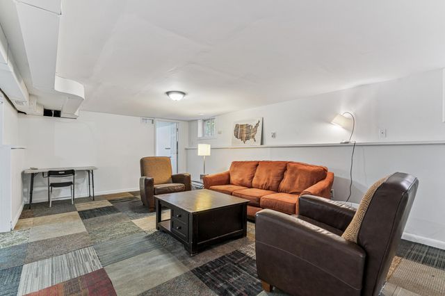 3913 Thomas Avenue N, Minneapolis, MN 55412