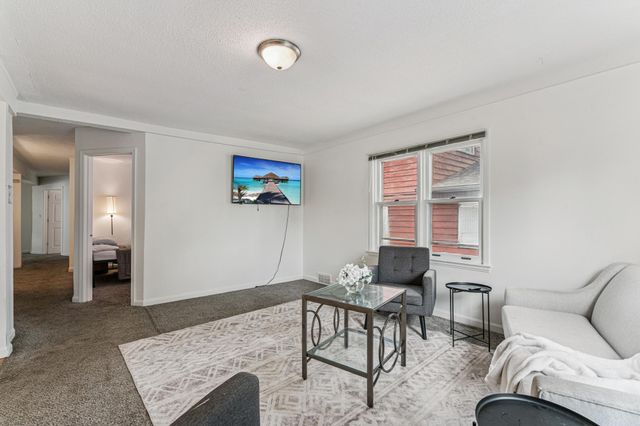 3913 Thomas Avenue N, Minneapolis, MN 55412
