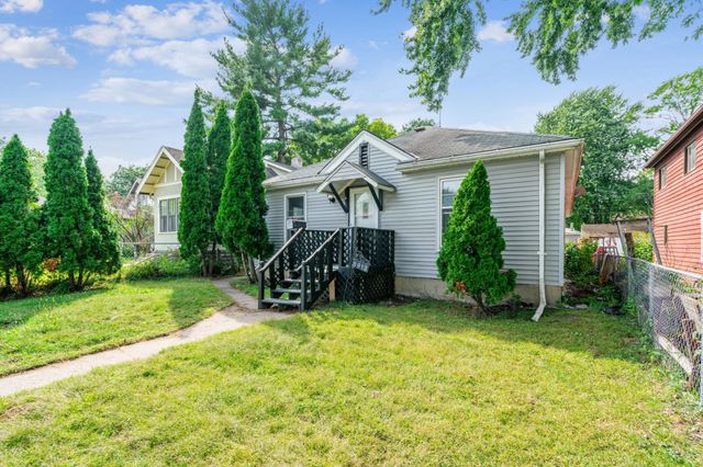 3913 Thomas Avenue N, Minneapolis, MN 55412